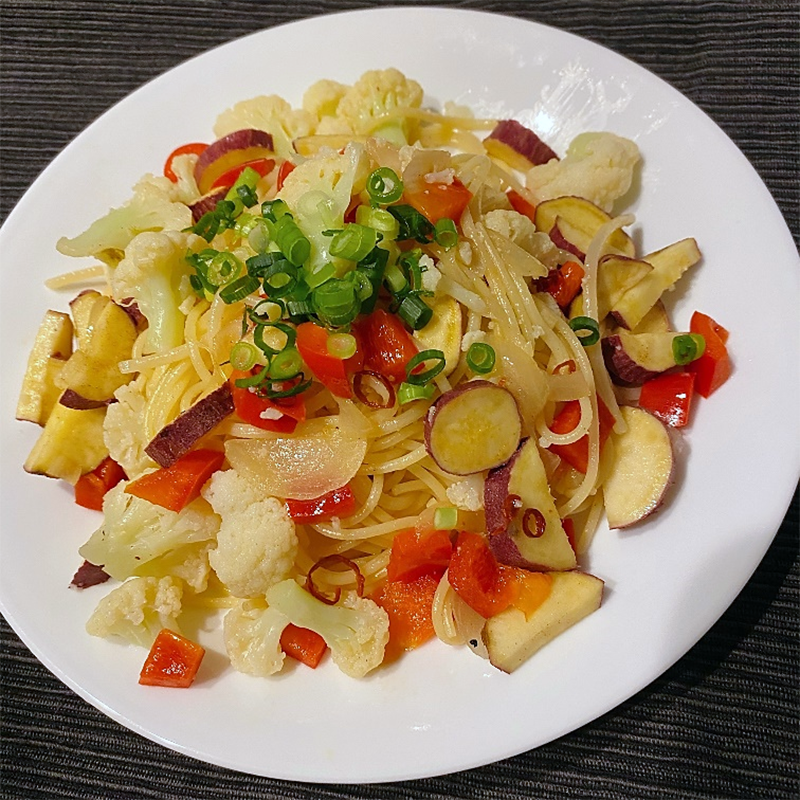 保護中: 彩り野菜のオイルパスタ