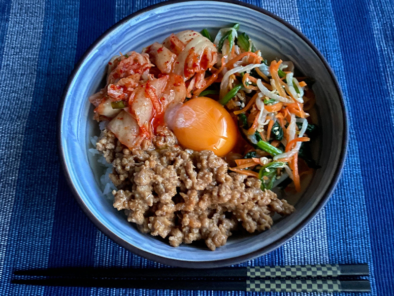 韓国料理の定番！ビビンバ丼