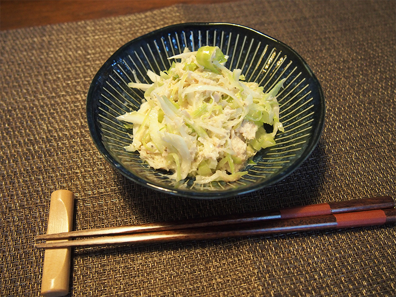 保護中: キャベツとセロリのコールスローサラダ